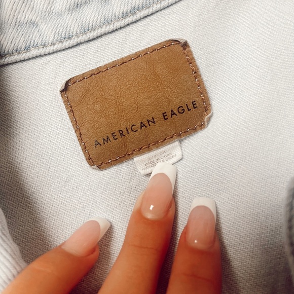 light wash american eagle jean jacket size sm! - Picture 2 of 2